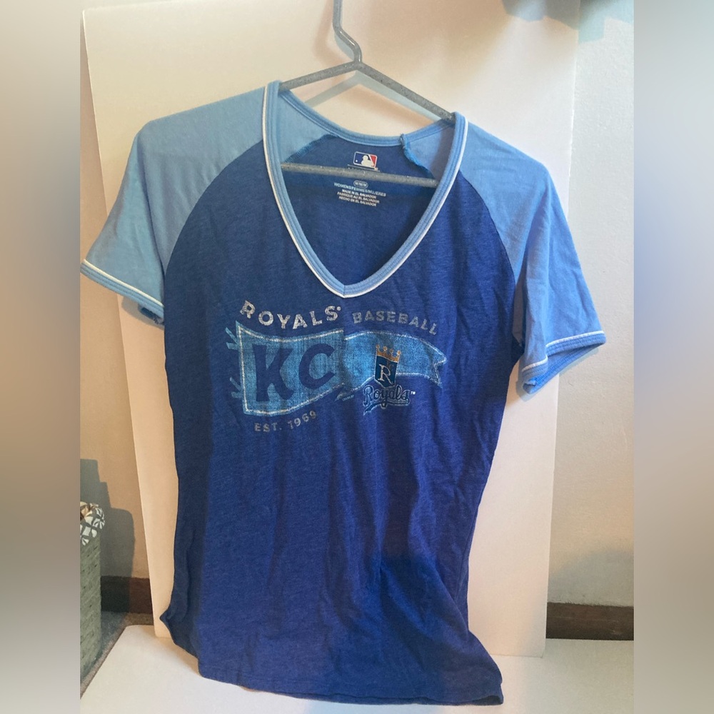 V-neck Royals T-Shirt